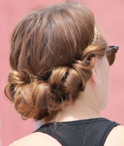 Griechische Inspiration Haarband Langhaarfrisur Frisurentrend Sommer 2014